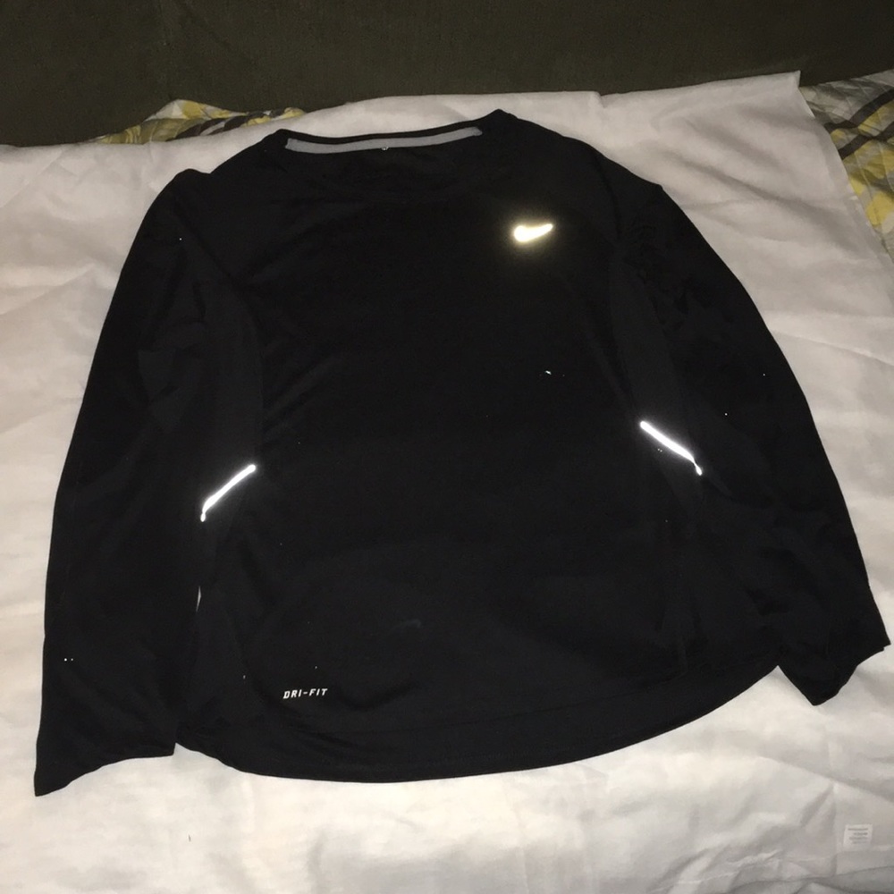 Ladies Nike long sleeve dri-fit work out shirt